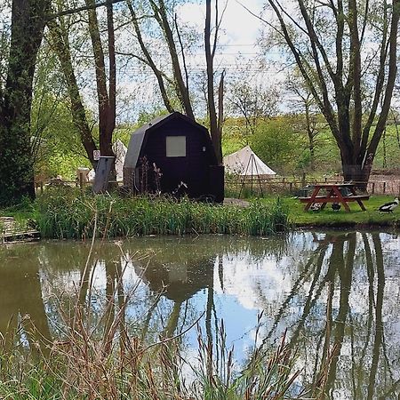 Отель Rum Bridge Fisheries "The Cabin" Клэар Экстерьер фото