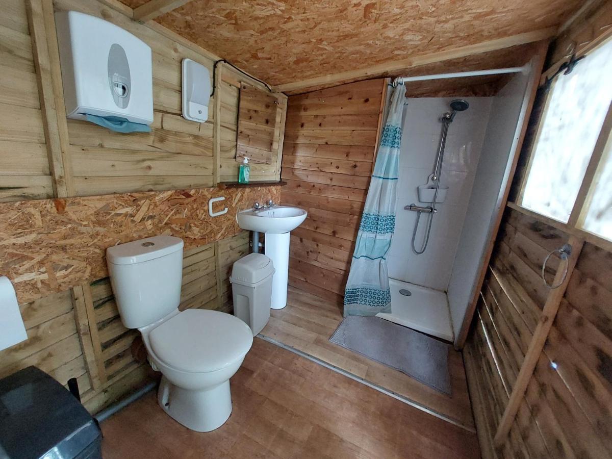 Отель Rum Bridge Fisheries "The Cabin" Клэар Экстерьер фото